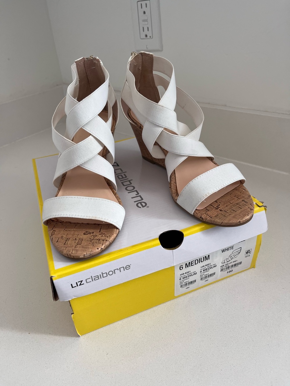Liz Claiborne 6 LC Rockele Cork Wedge Sandal Stretch Straps Gold Zipper White